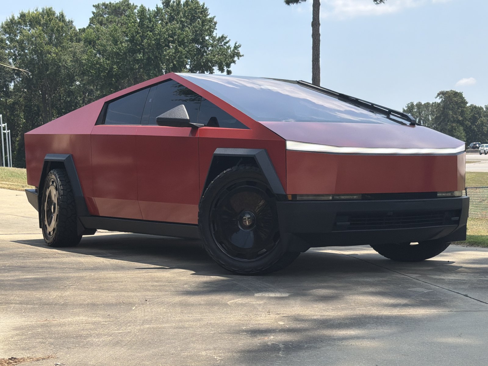 Used 2025 Tesla Cybertruck AWD Crew Cab image 2