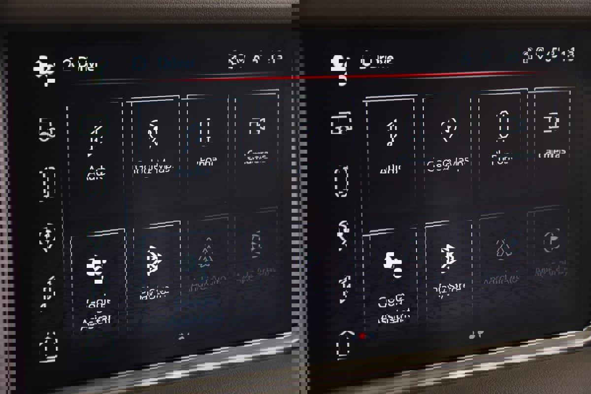 Used 2024 GMC Yukon Denali w/ Denali Reserve Package image 31