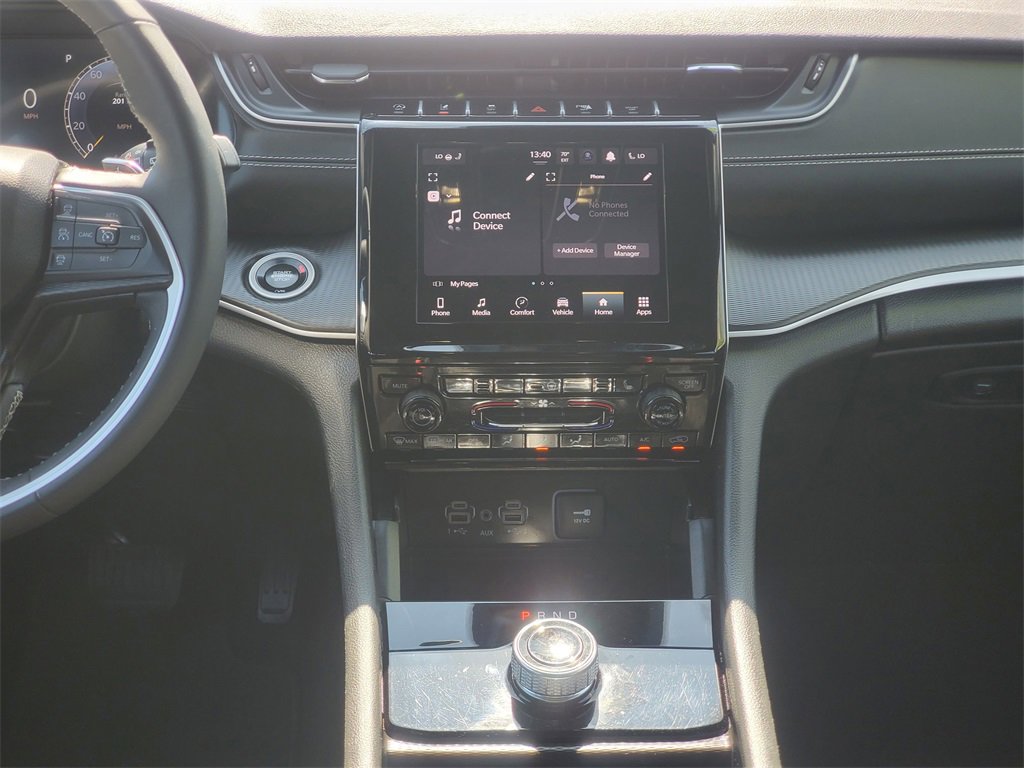 Used 2024 Jeep Grand Cherokee L Laredo image 30