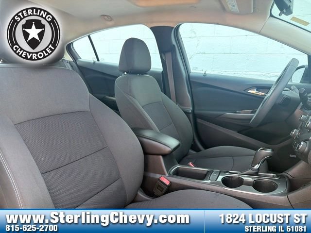 Used 2016 Chevrolet Cruze LT w/ Sun And Sound Package FWD image 12
