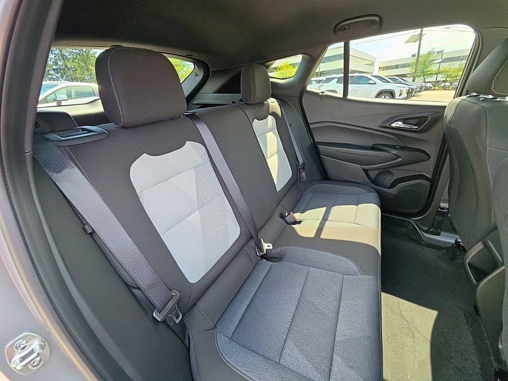 Certified 2024 Chevrolet Trax RS FWD image 26