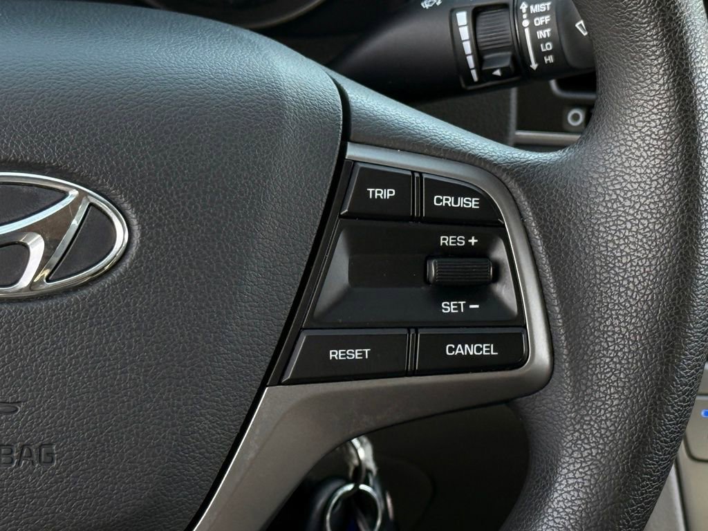 Used 2017 Hyundai Elantra SE image 14