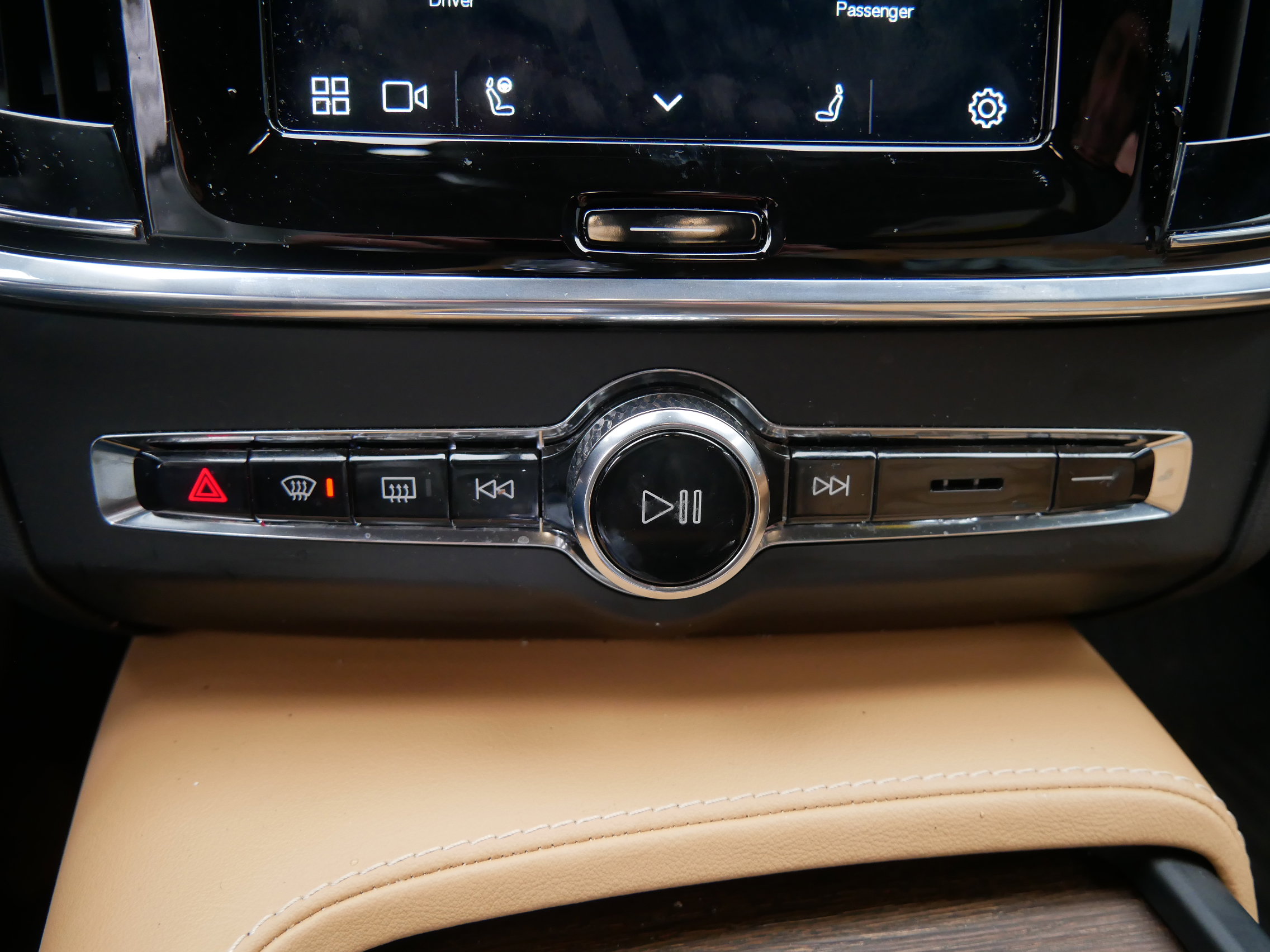 Certified 2024 Volvo V90 B6 Cross Country Ultimate w/ Protection Package Premier image 31