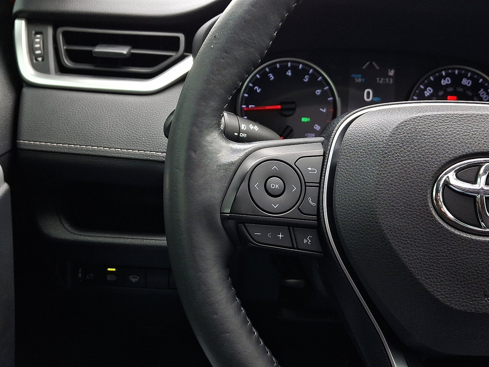 Used 2019 Toyota RAV4 XLE image 21