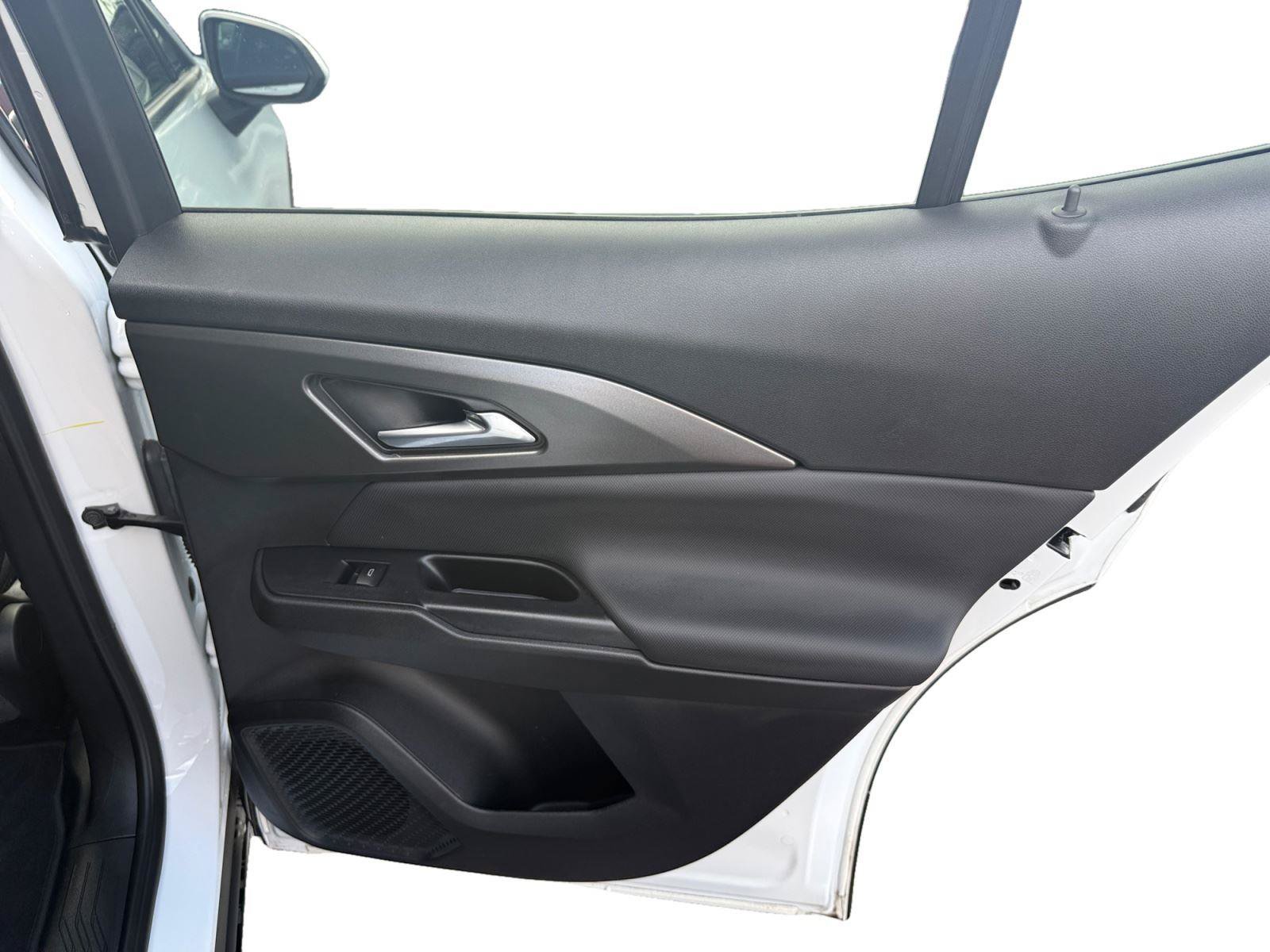 Used 2026 Chevrolet Equinox EV LT FWD image 22