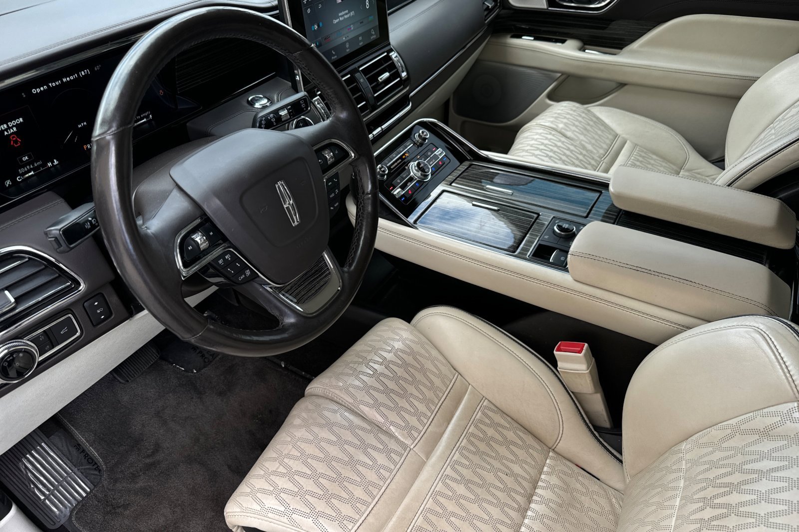 Used 2021 Lincoln Navigator Black Label w/ Cargo Convenience Package image 10