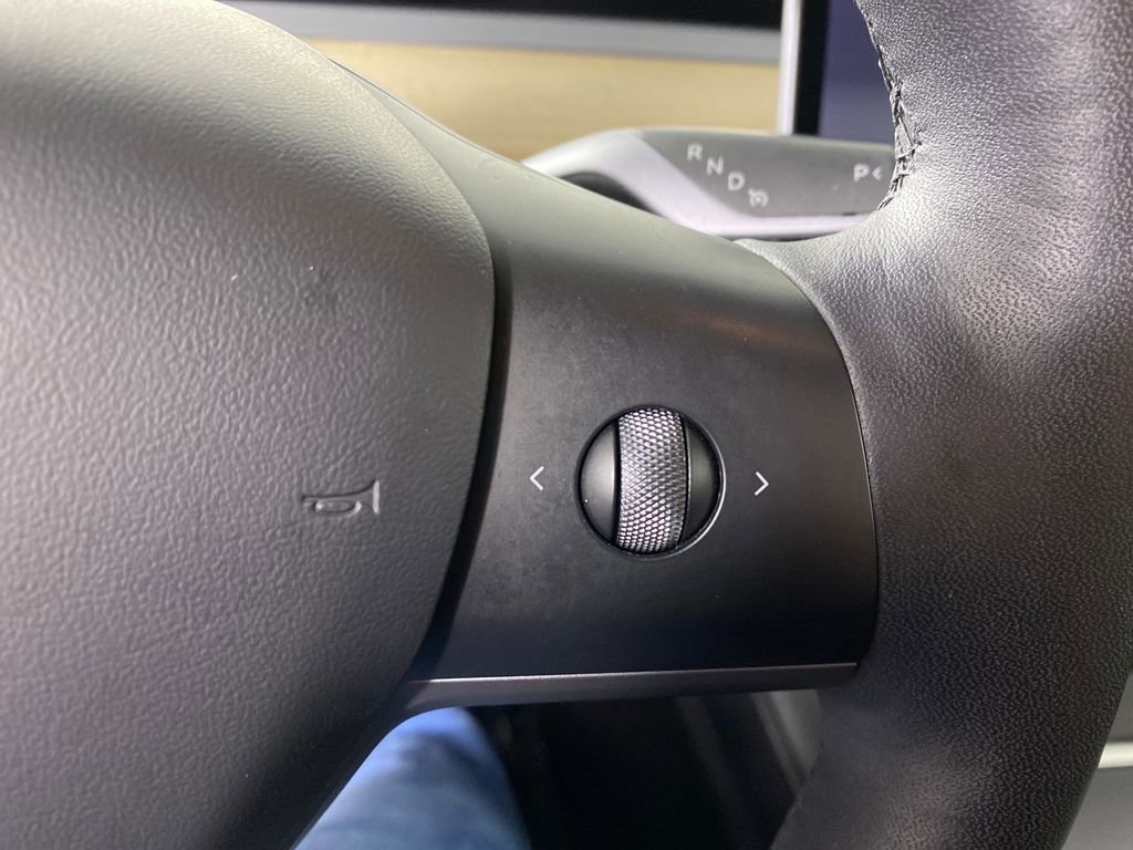 Used 2022 Tesla Model Y Long Range image 15