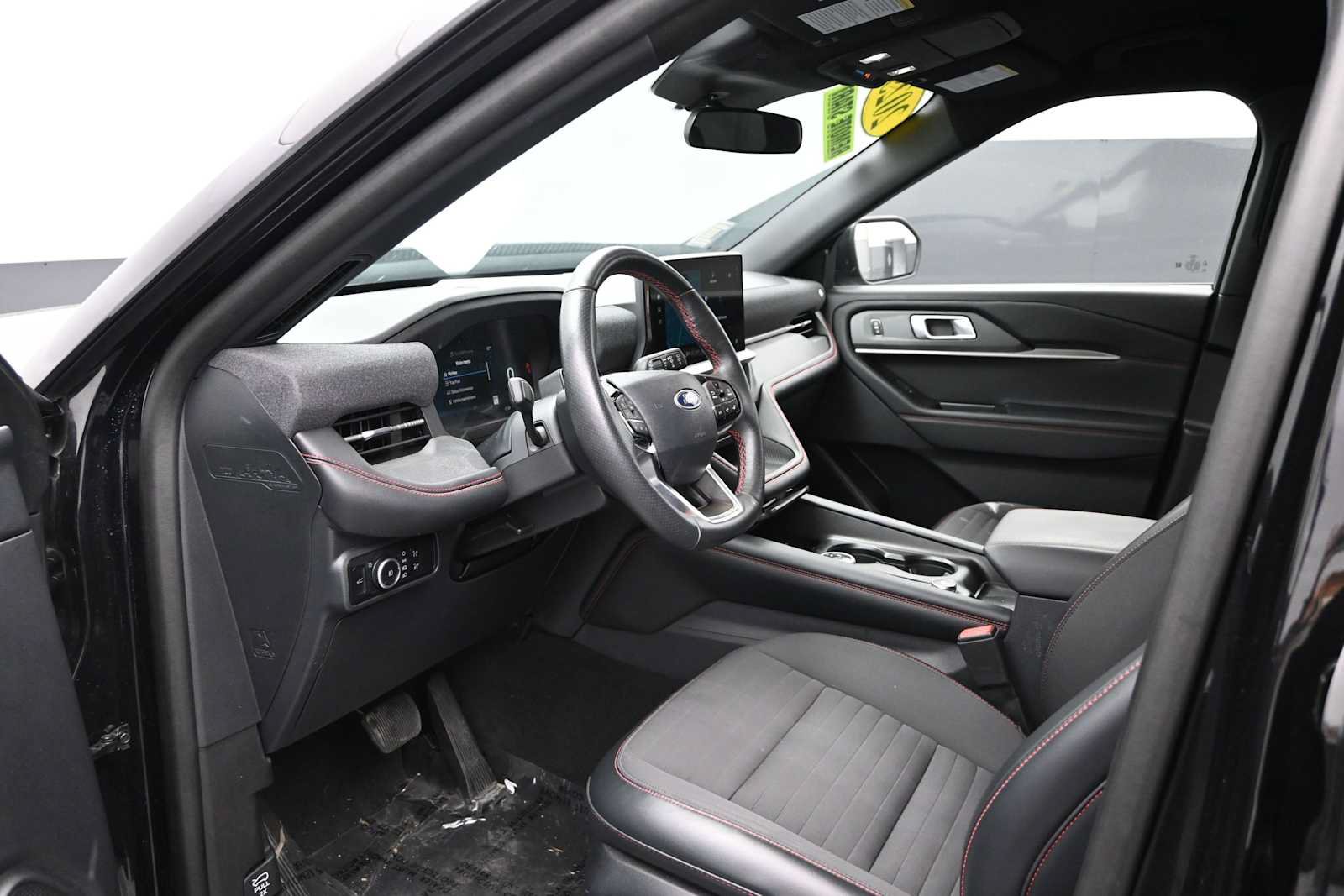 Used 2025 Ford Explorer ST-Line AWD/4WD image 66
