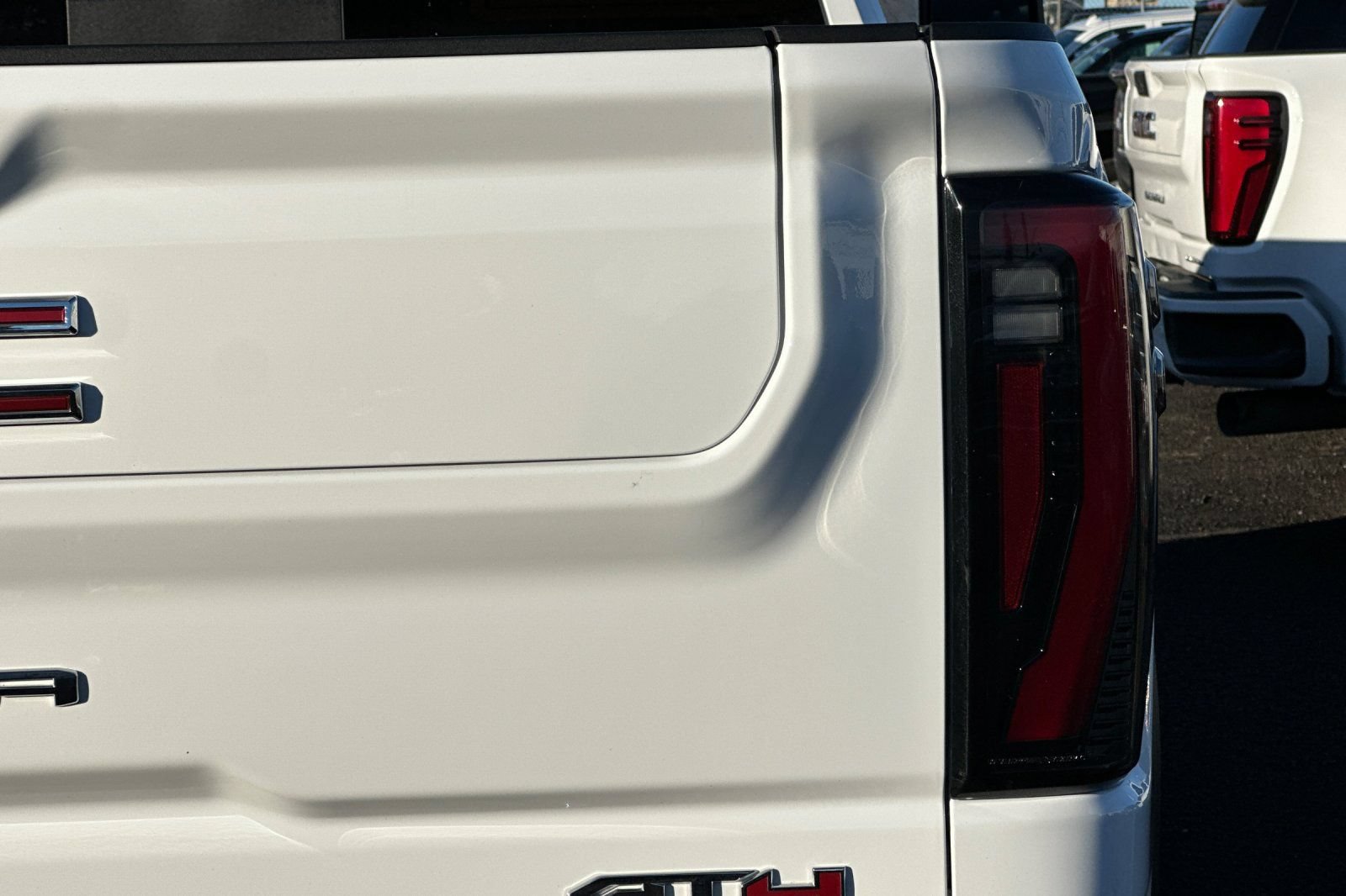 Used 2025 GMC Sierra 2500 AT4 w/ AT4 Premium Plus Package AWD/4WD image 98