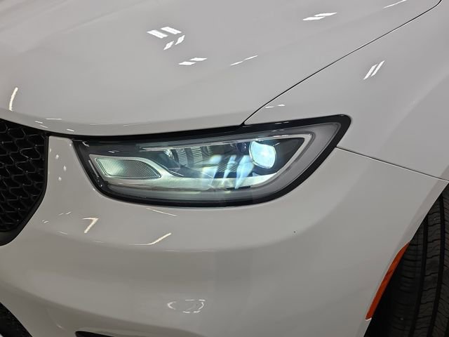 Used 2023 Chrysler Pacifica Touring-L w/ Uconnect Theater Family Group image 30