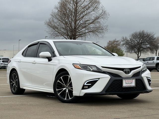 Used 2018 Toyota Camry SE w/ Audio Package image 2