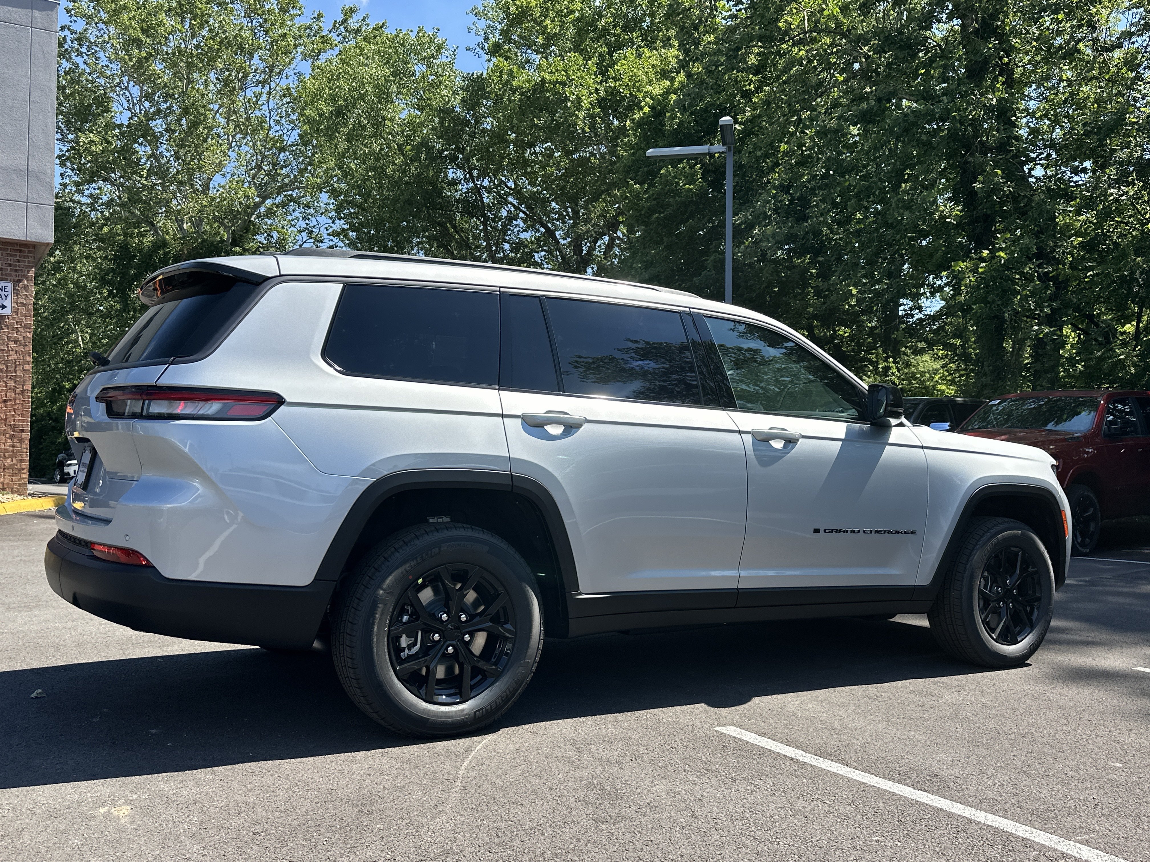 New 2026 Jeep Grand Cherokee L 4WD image 17