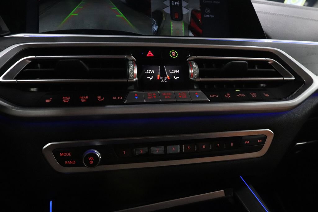 Used 2022 BMW X7 xDrive40i w/ Premium Package image 17