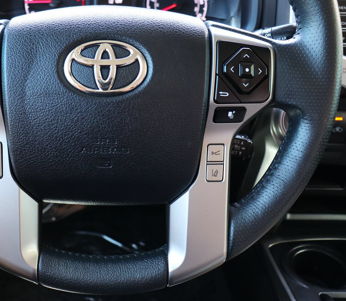 Used 2022 Toyota 4Runner SR5 AWD/4WD image 56