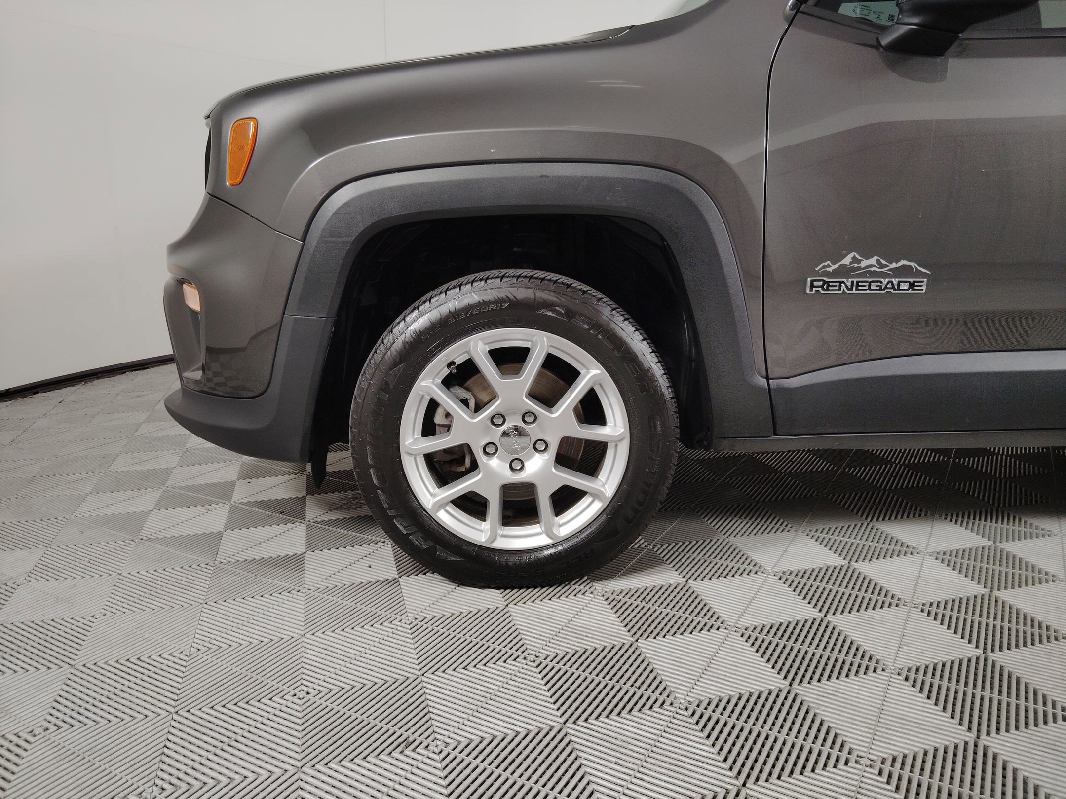 Used 2020 Jeep Renegade Latitude image 26