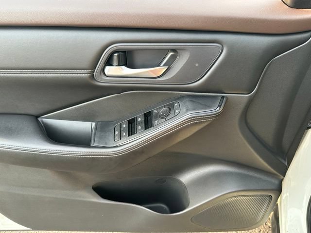 Used 2023 Nissan Rogue SV w/ SV Premium B Package AWD/4WD image 18