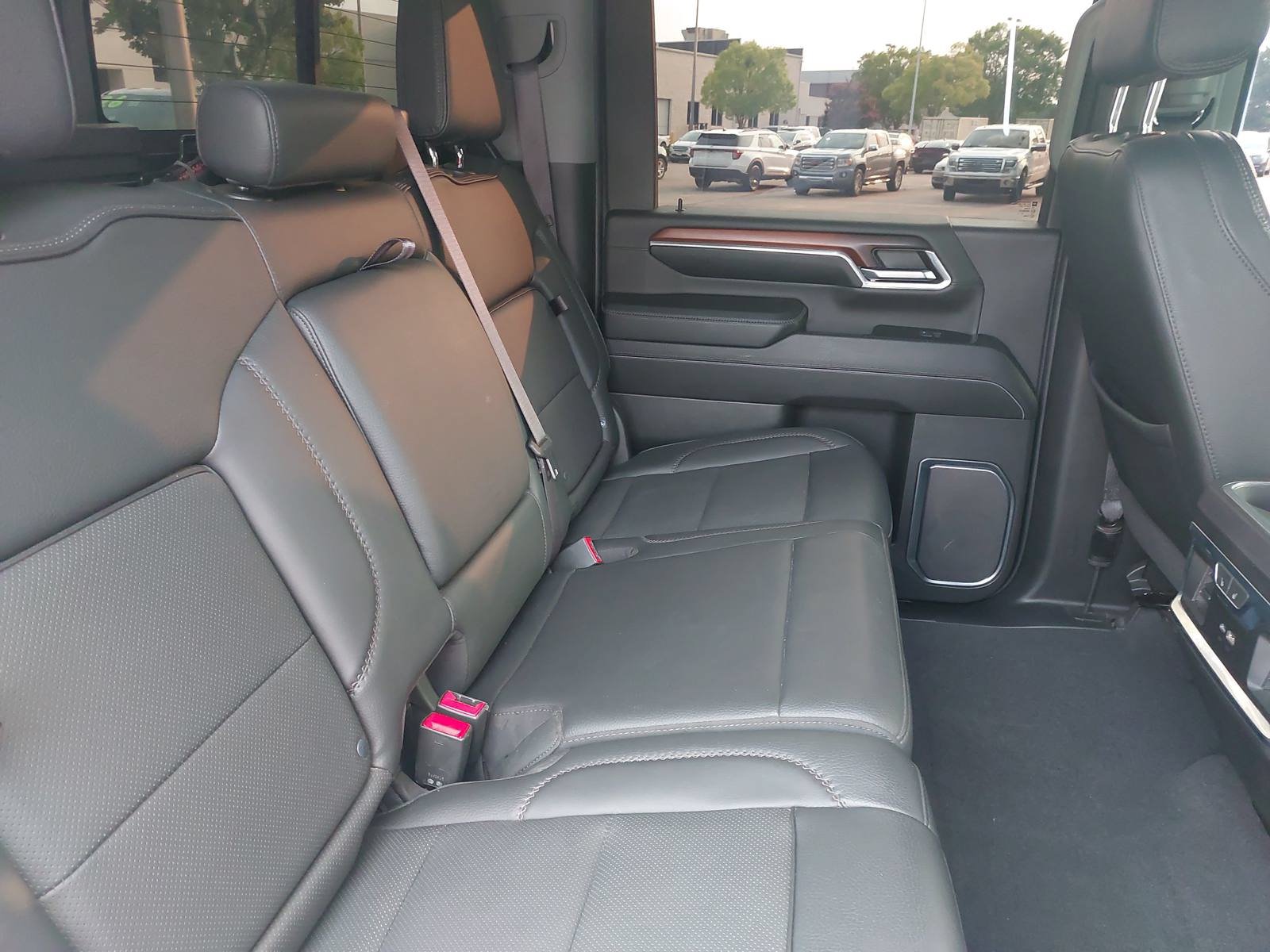 Used 2024 GMC Sierra 2500 Denali w/ Technology Package AWD/4WD image 12