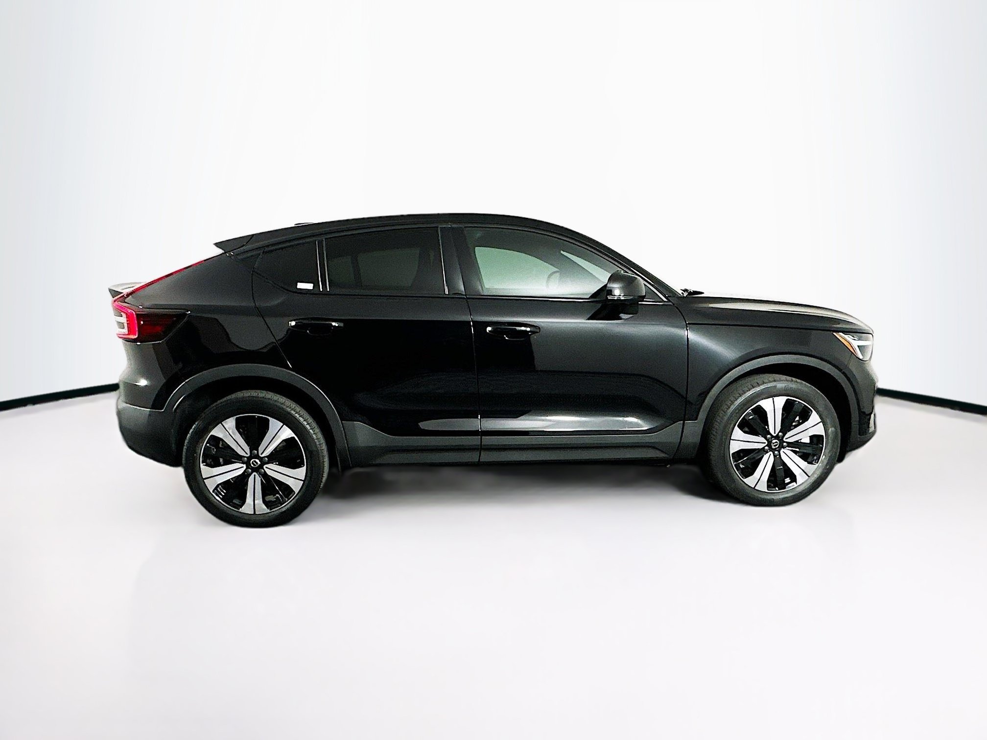 Used 2023 Volvo C40 P8 Recharge Plus AWD/4WD image 10