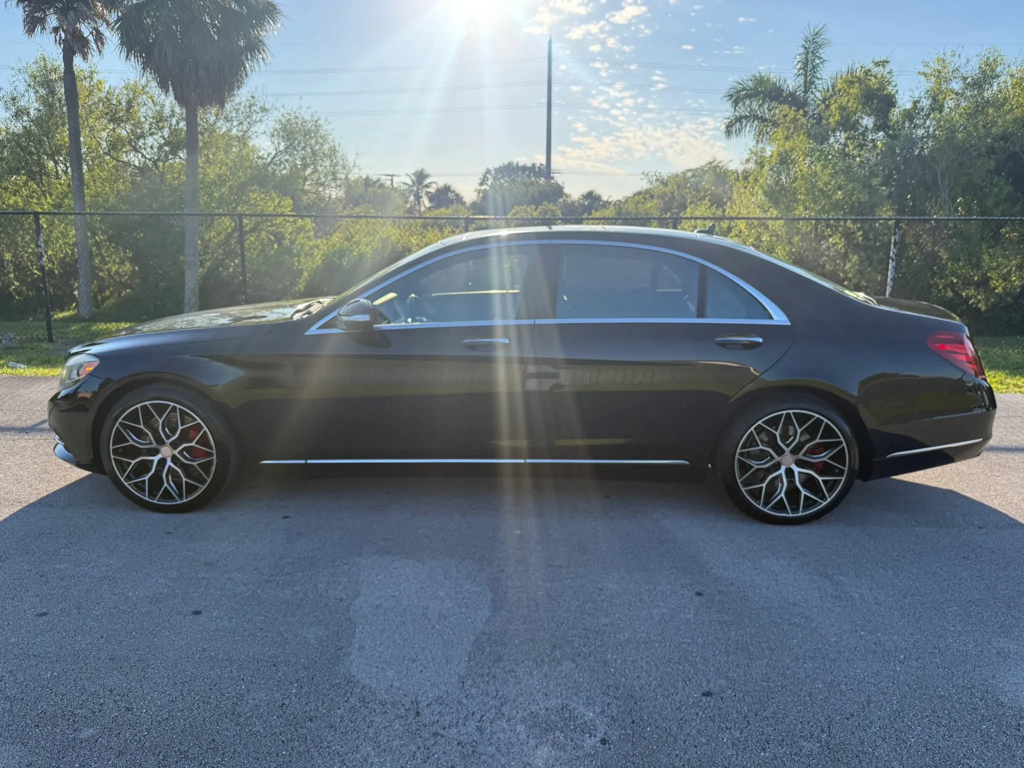 Used 2015 Mercedes-Benz S 550 Sedan image 4
