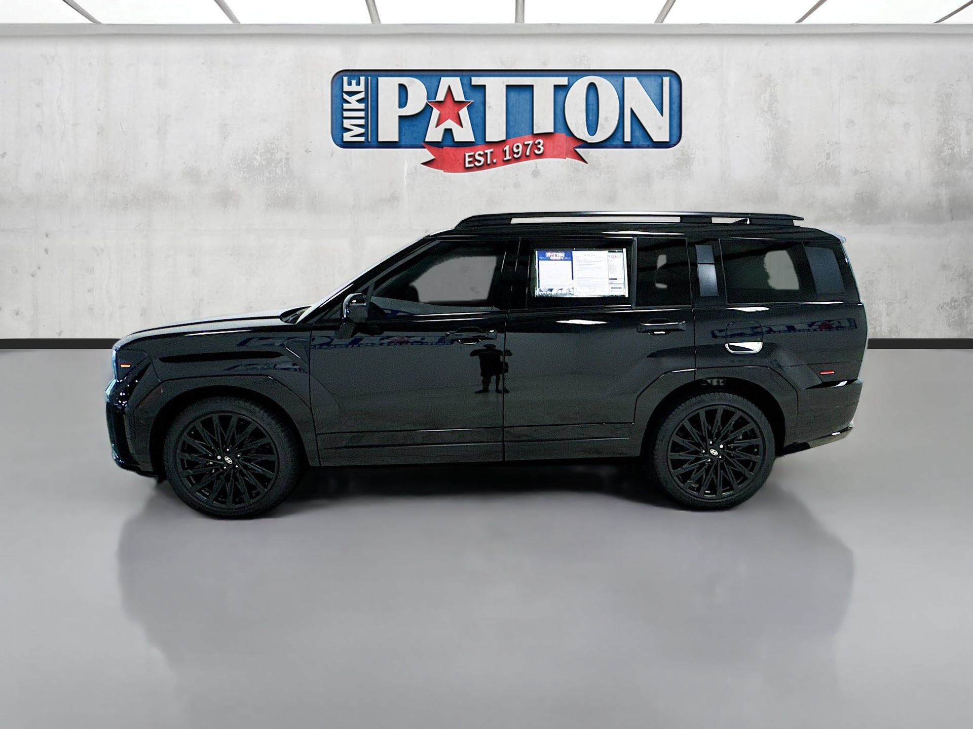 Used 2025 Hyundai Santa Fe Calligraphy FWD image 4