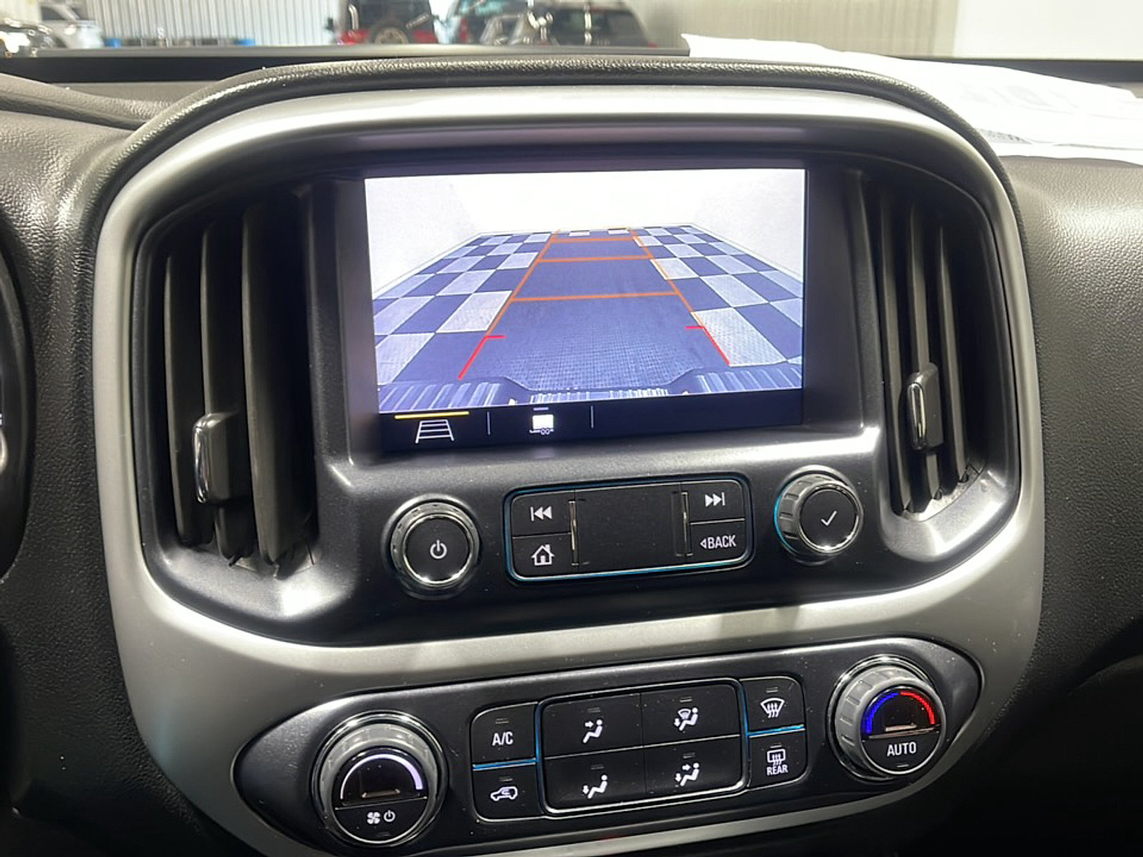 Used 2022 Chevrolet Colorado ZR2 AWD/4WD image 8