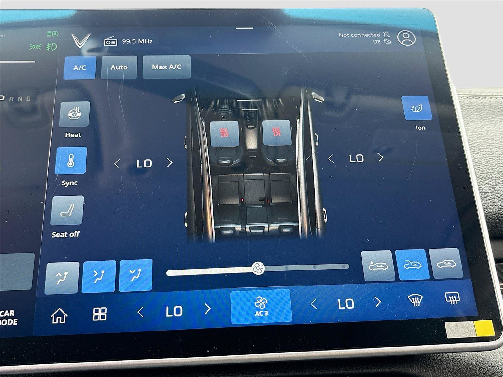 New 2025 VinFast VF 8 Eco AWD/4WD image 15