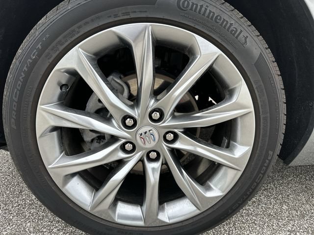 Used 2025 Buick Encore GX Avenir w/ Avenir Technology Package AWD/4WD image 21