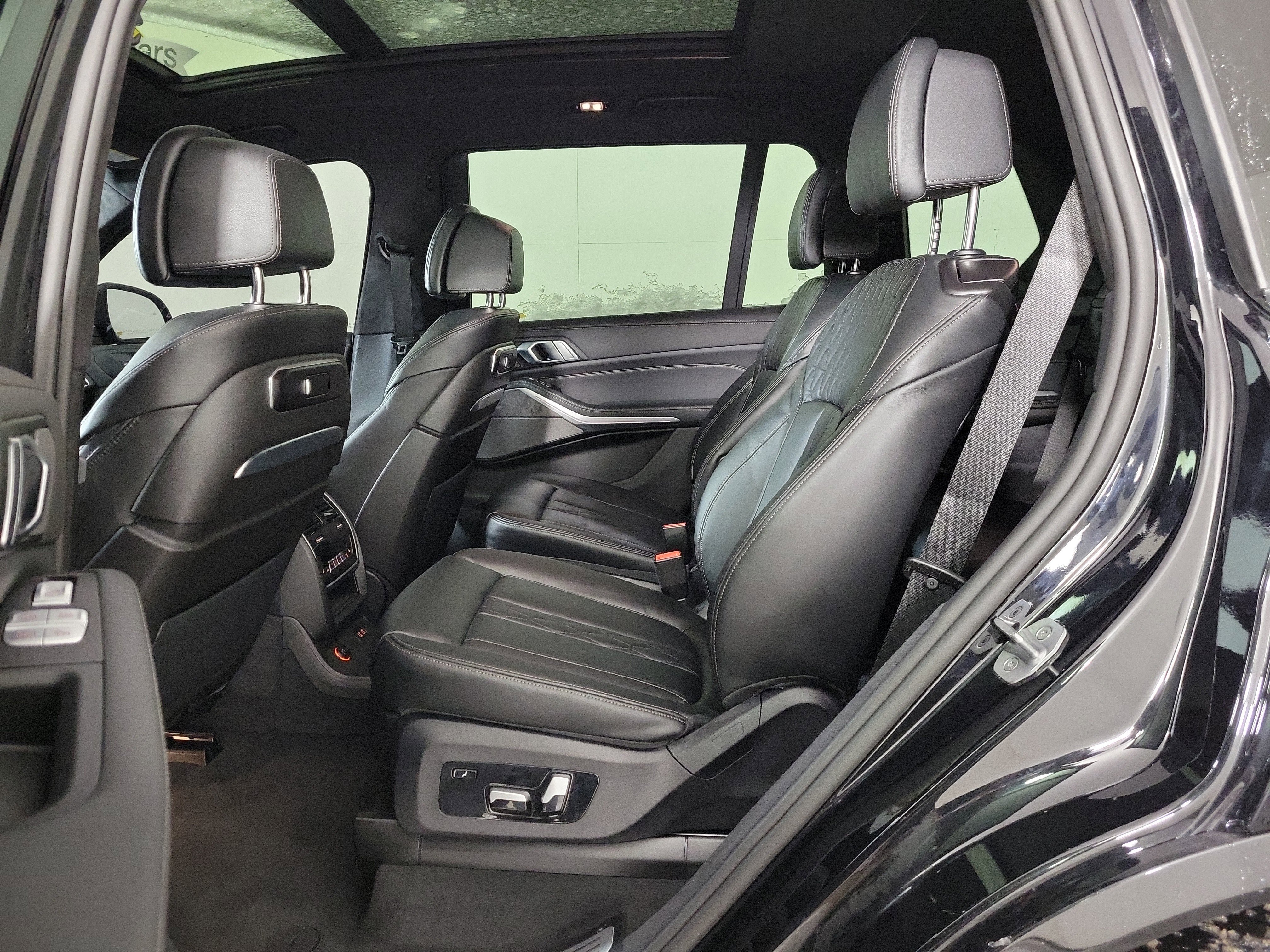 Certified 2025 BMW X7 xDrive40i image 10