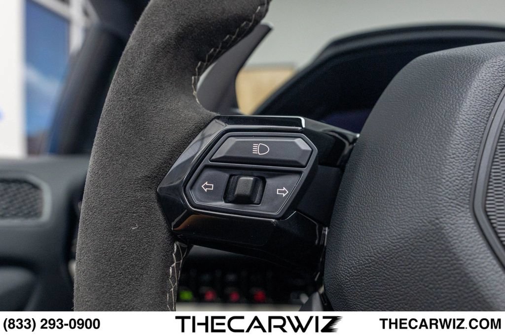 Used 2024 Lamborghini Huracan EVO AWD/4WD image 50