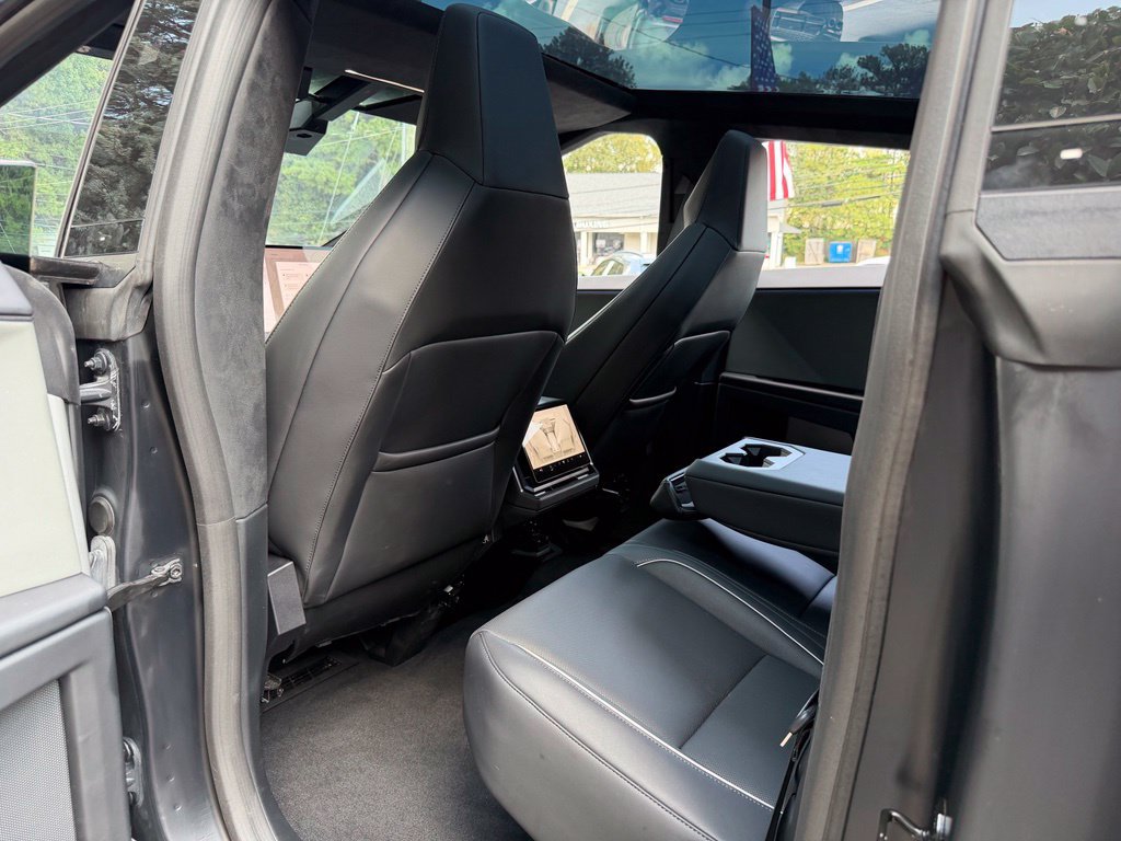 Used 2025 Tesla Cybertruck AWD Crew Cab image 29