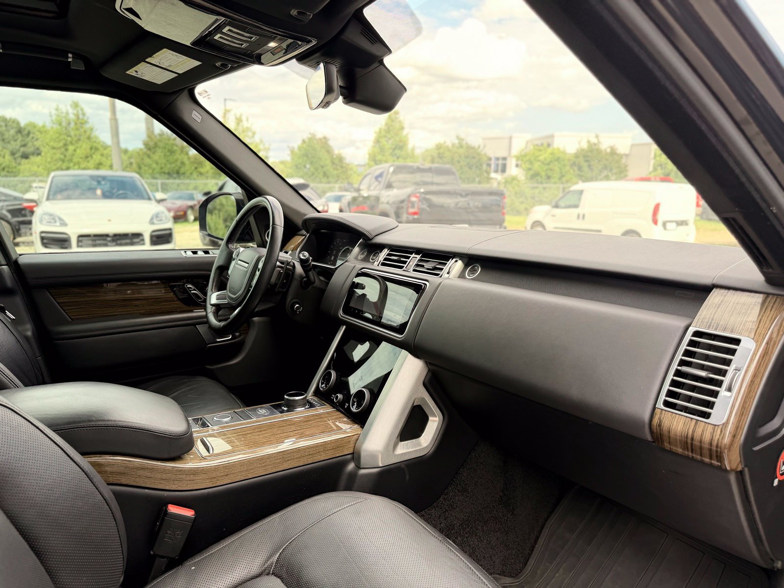 Used 2018 Land Rover Range Rover Supercharged AWD/4WD image 28