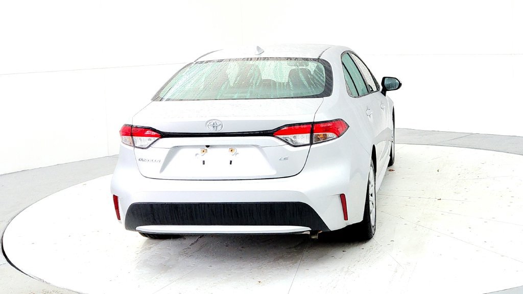 Used 2022 Toyota Corolla LE FWD image 5