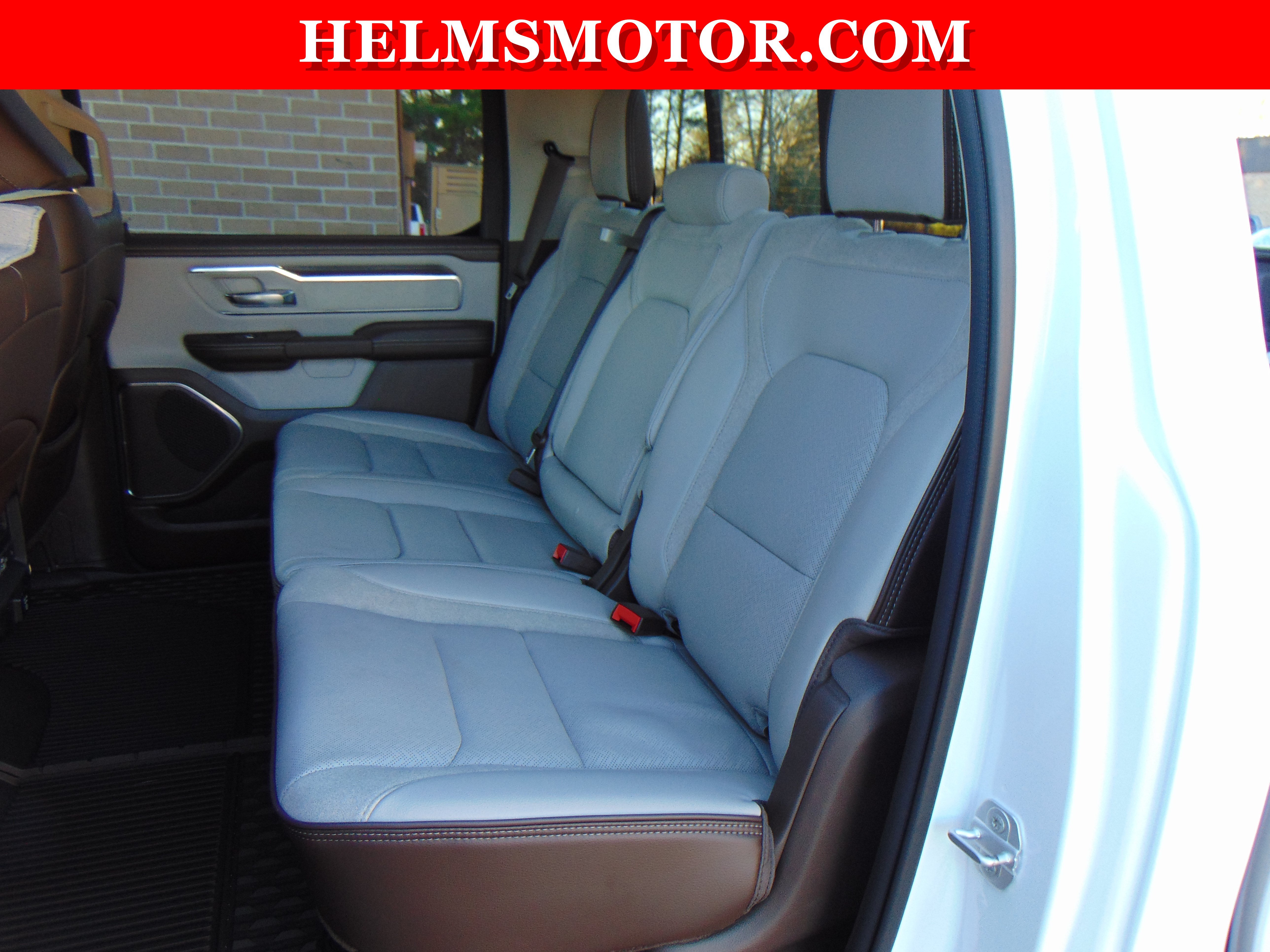 New 2026 RAM 1500 Laramie AWD/4WD image 37