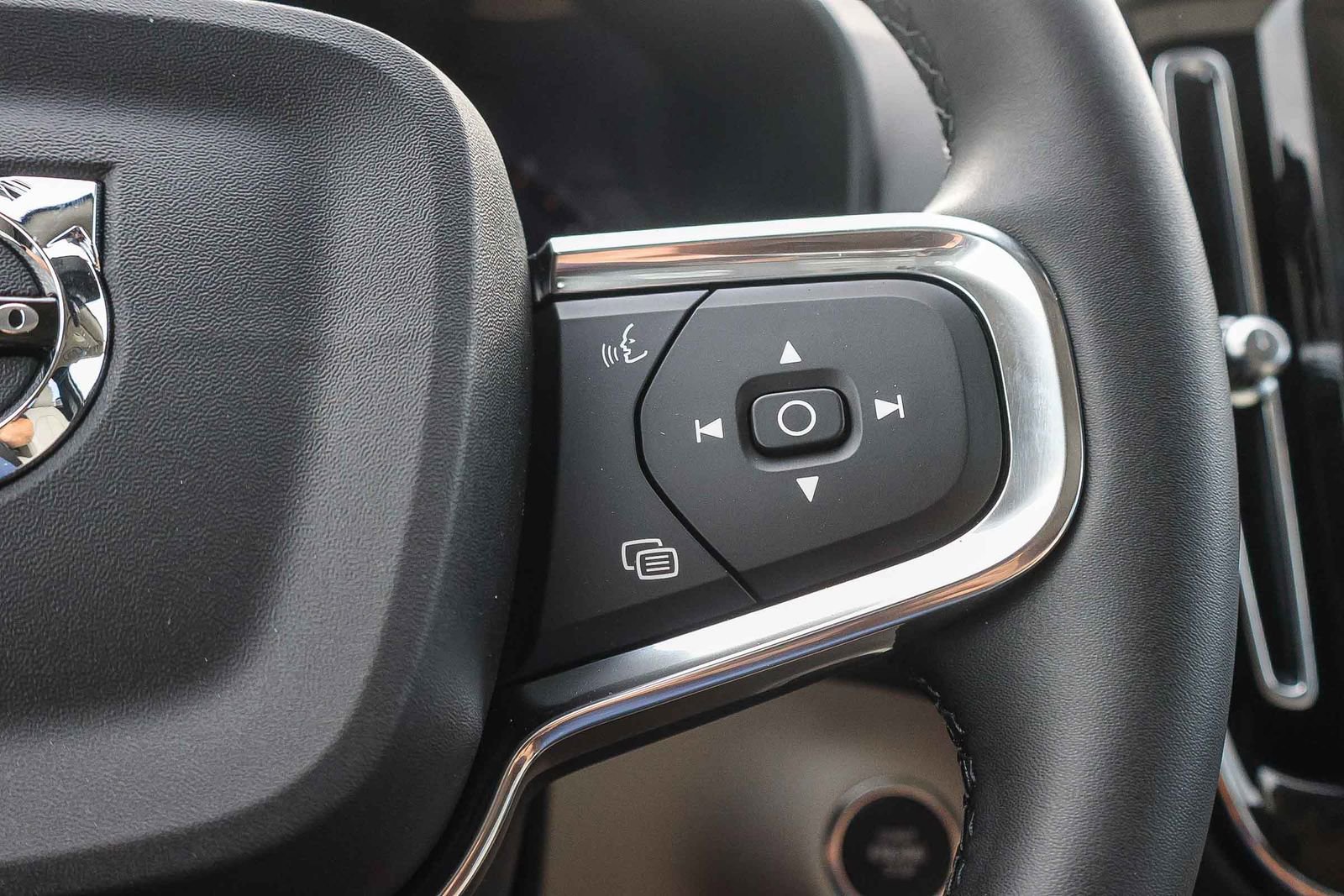 New 2026 Volvo XC40 B5 Ultra w/ Climate Package image 34