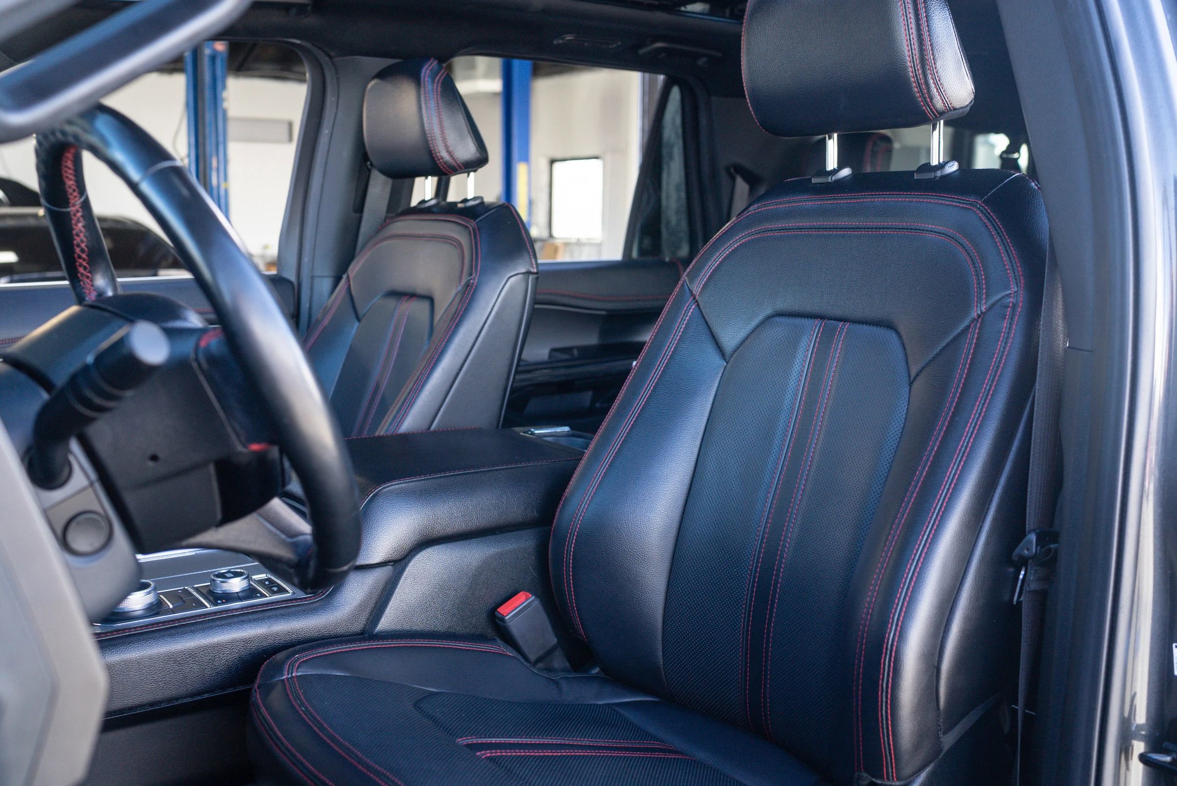 Used 2021 Ford Expedition Max Limited AWD/4WD image 16