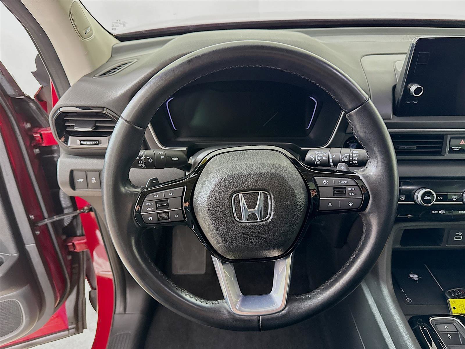 Used 2023 Honda Pilot Touring image 12