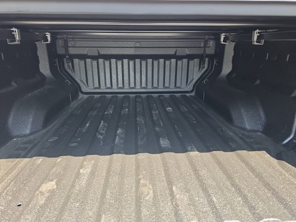 Used 2025 Chevrolet Colorado W/T w/ WT Convenience Package II image 8