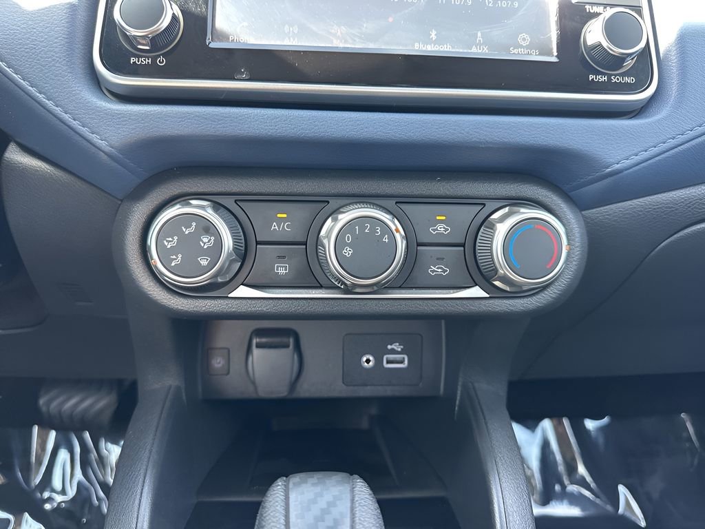 Used 2025 Nissan Versa SV image 18