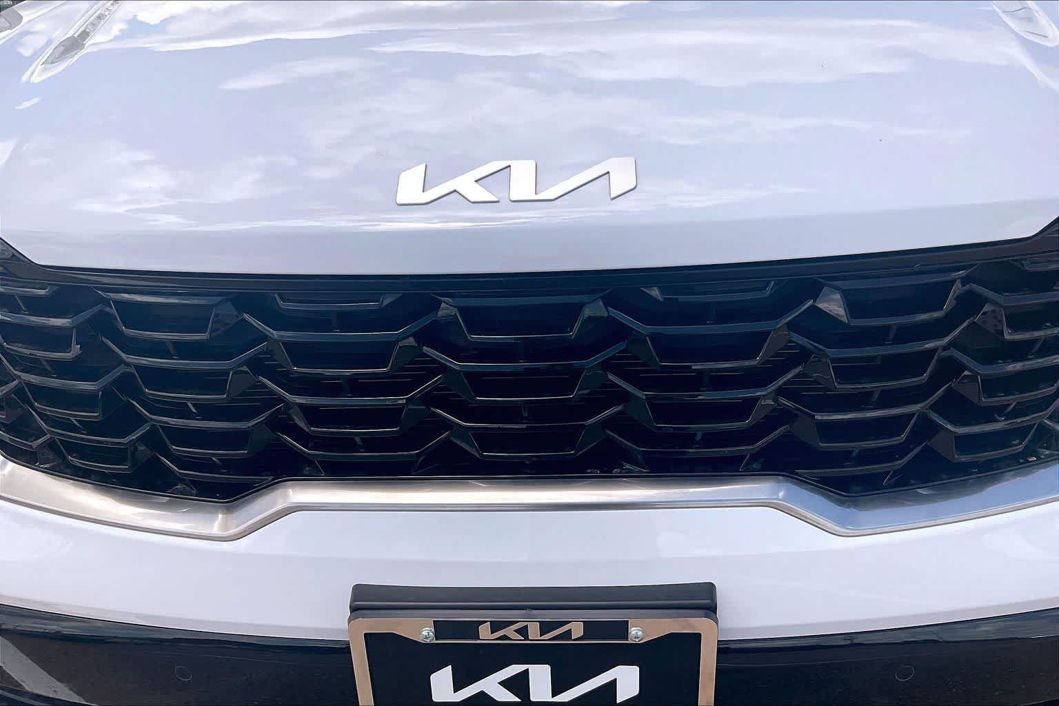 Certified 2025 Kia Sorento S FWD image 30