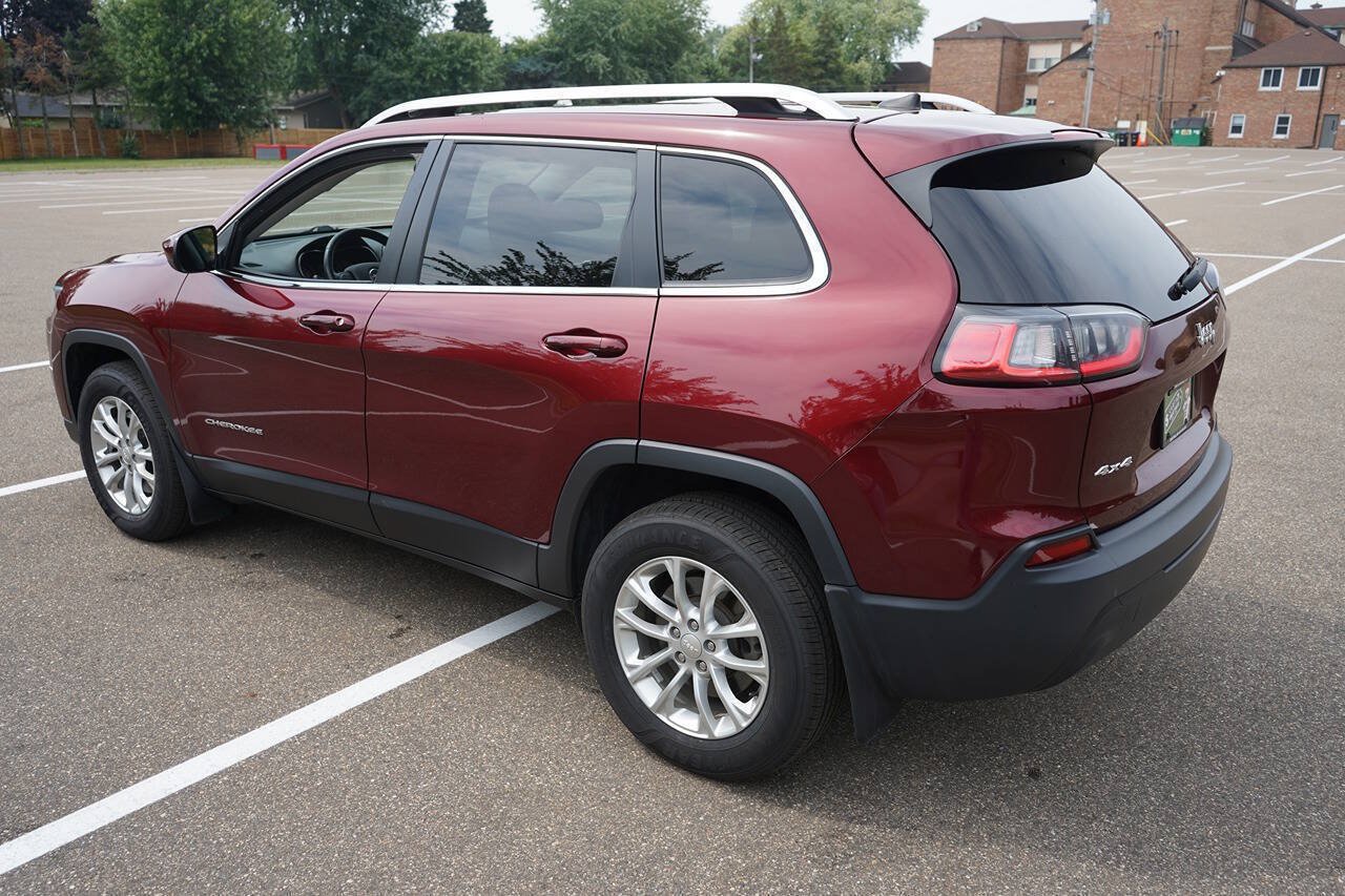 Used 2019 Jeep Cherokee Latitude w/ Cold Weather Group AWD/4WD image 10