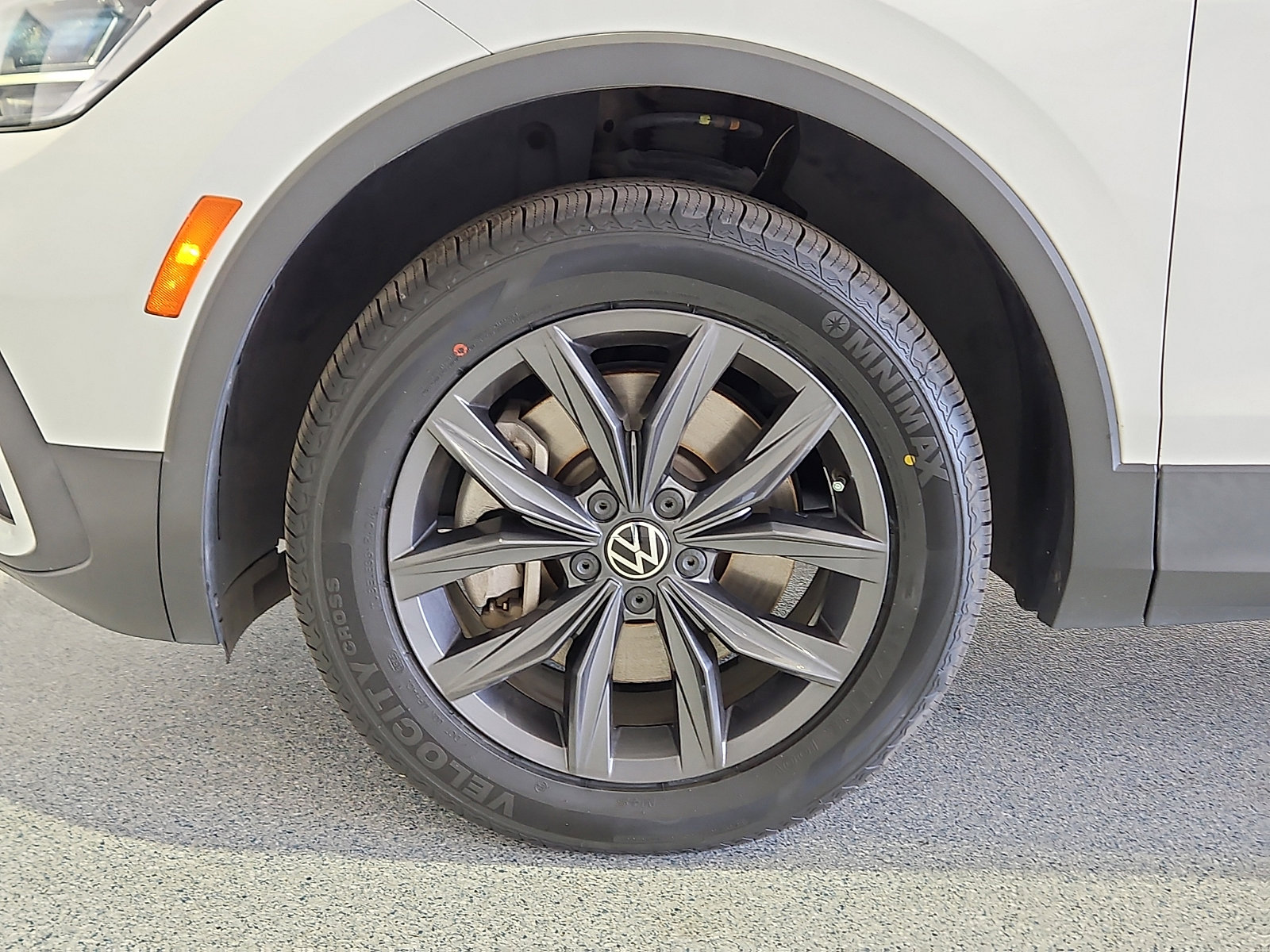 Certified 2022 Volkswagen Tiguan SE FWD image 5