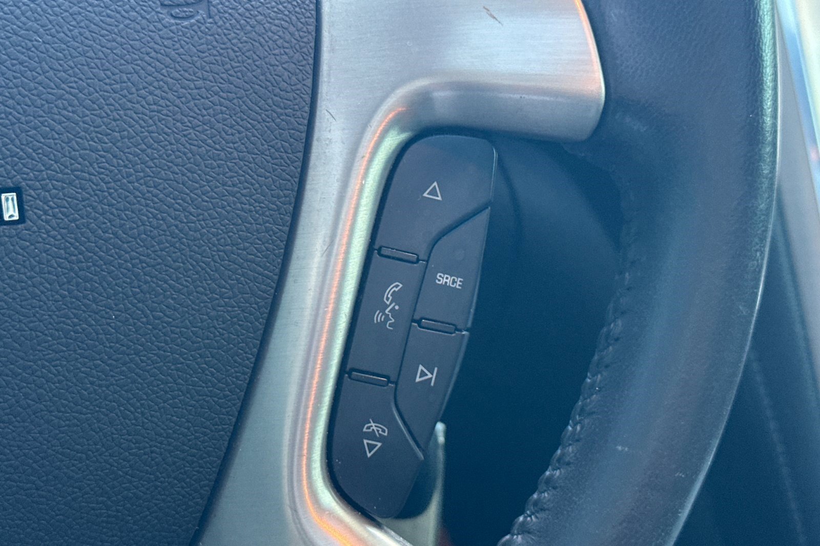 Used 2014 GMC Acadia Denali image 32