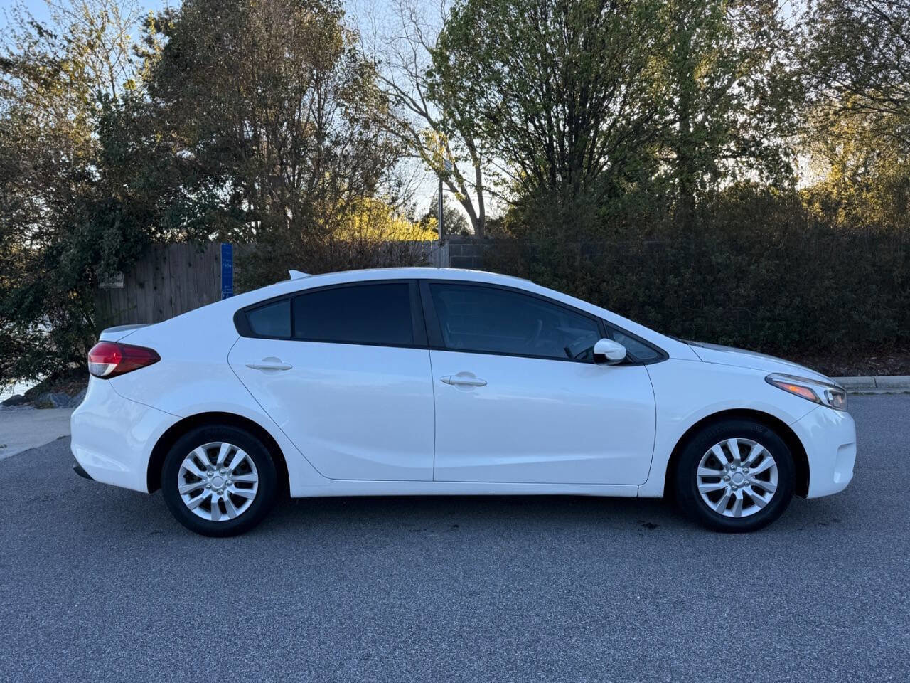 Used 2017 Kia Forte LX w/ LX Popular Package image 12