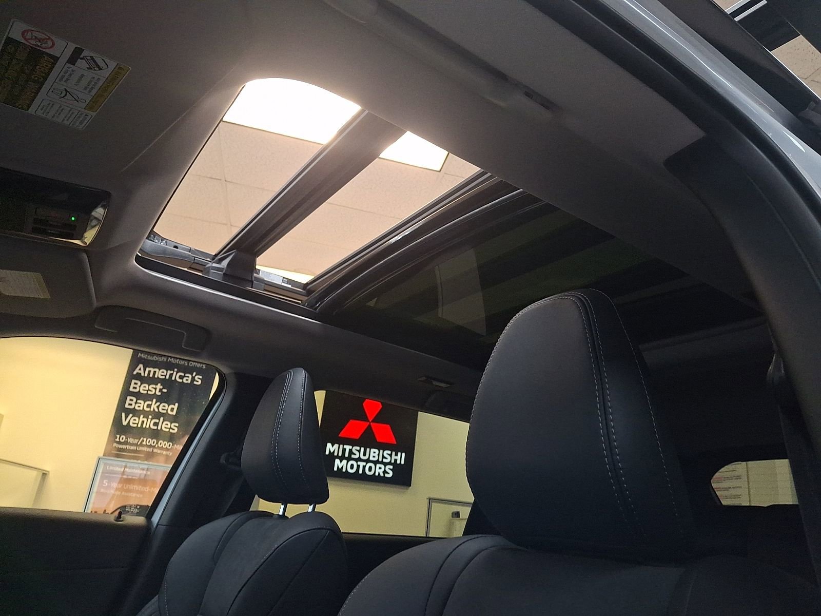 New 2026 Mitsubishi Outlander AWD image 14