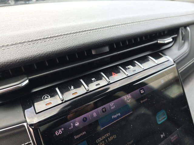 Used 2024 Jeep Grand Cherokee L Limited w/ Luxury Tech Group II image 23