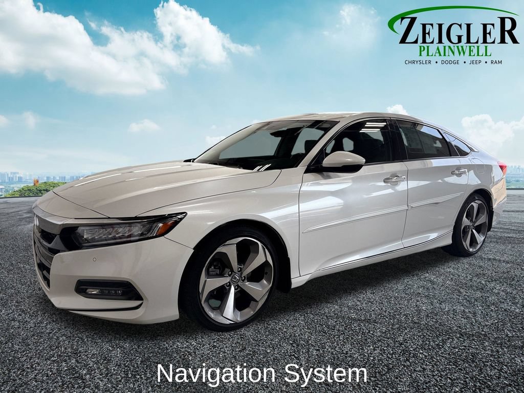 Used 2018 Honda Accord Touring image 2