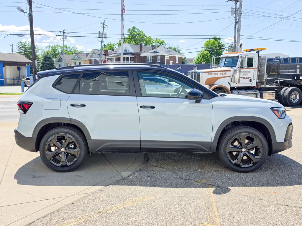 New 2026 Volkswagen Taos SE AWD/4WD image 6