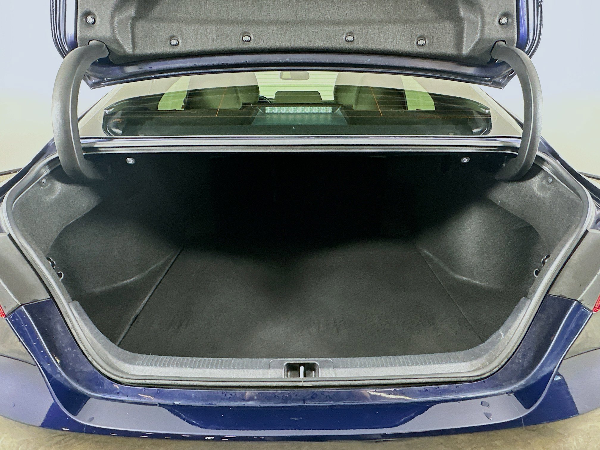 Used 2021 Toyota Camry XLE image 29