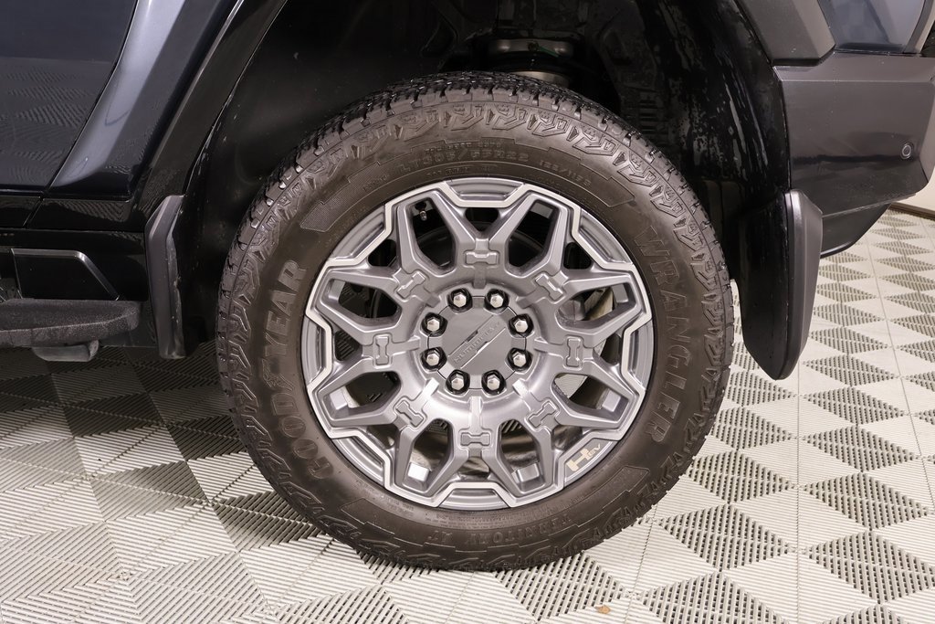 Used 2025 GMC Hummer EV 3X w/ LPO, Sport Package image 19