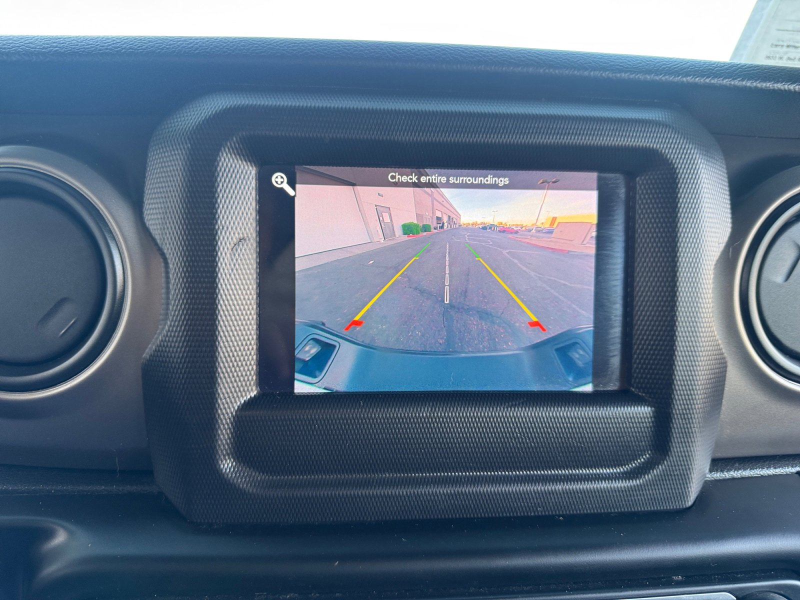 Used 2021 Jeep Gladiator Sport image 29